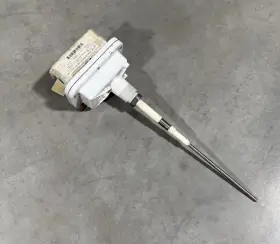 Bindicator Rf8h2g1n Rf Series Level Probe / Indicator Sensor 120 Vac 4 W Nos Bindicator Rf8h2g1n Rf Series Level Probe / Indicator Sensor 120 Vac 4 W Nos