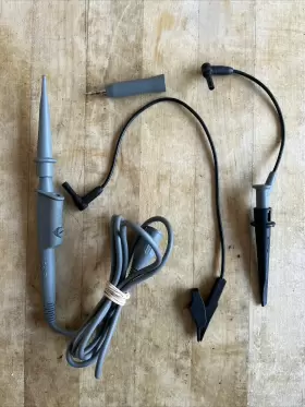 Fluke Vps200-g Double Insulated Voltage Probe Set 200 Mhz 10 1