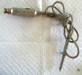 Hewlett Packard 10004b Hp Voltage Divider Probe 10pf 10 1 10meg 500vdc/ 1meg 17-30pf Hewlett Packard 10004b Hp Voltage Divider Probe 10pf 10 1 10meg 500vdc/ 1meg 17-30pf