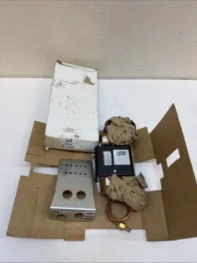 Johnson Controls P74ea-8c Differential Pressure Control Spdt 2 To 26 3.5 Fixed