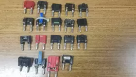 Pomona Mdp-2 Lot Of 19 Used And 1330 Double Banana Plugs Pomona Mdp-2 Lot Of 19 Used And 1330 Double Banana Plugs