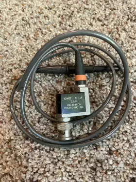 Tektronix P6061 10x / 10mohm 9.5pf 3.5 Ft. Probe Tektronix P6061 10x / 10mohm 9.5pf 3.5 Ft. Probe