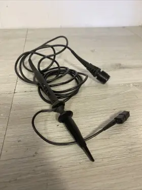 Tektronix P6119b Genuine 1x/10x 100mhz Probe With Ground Clip And Hook Tektronix P6119b Genuine 1x/10x 100mhz Probe With Ground Clip And Hook