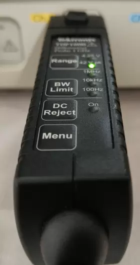 Tektronix Tdp1000 Differential Probe Perfect Condition. Black Tektronix Tdp1000 Differential Probe Perfect Condition. Black